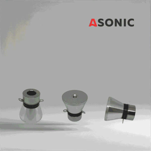 Transductor ultrasónico ASONIC de 28 kHz y 60 W, potente componente diseñado para limpiadores ultrasónicos industriales.